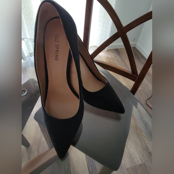 Call It Spring Black Suedelike pointed toe pumps - Picture 1 of 5